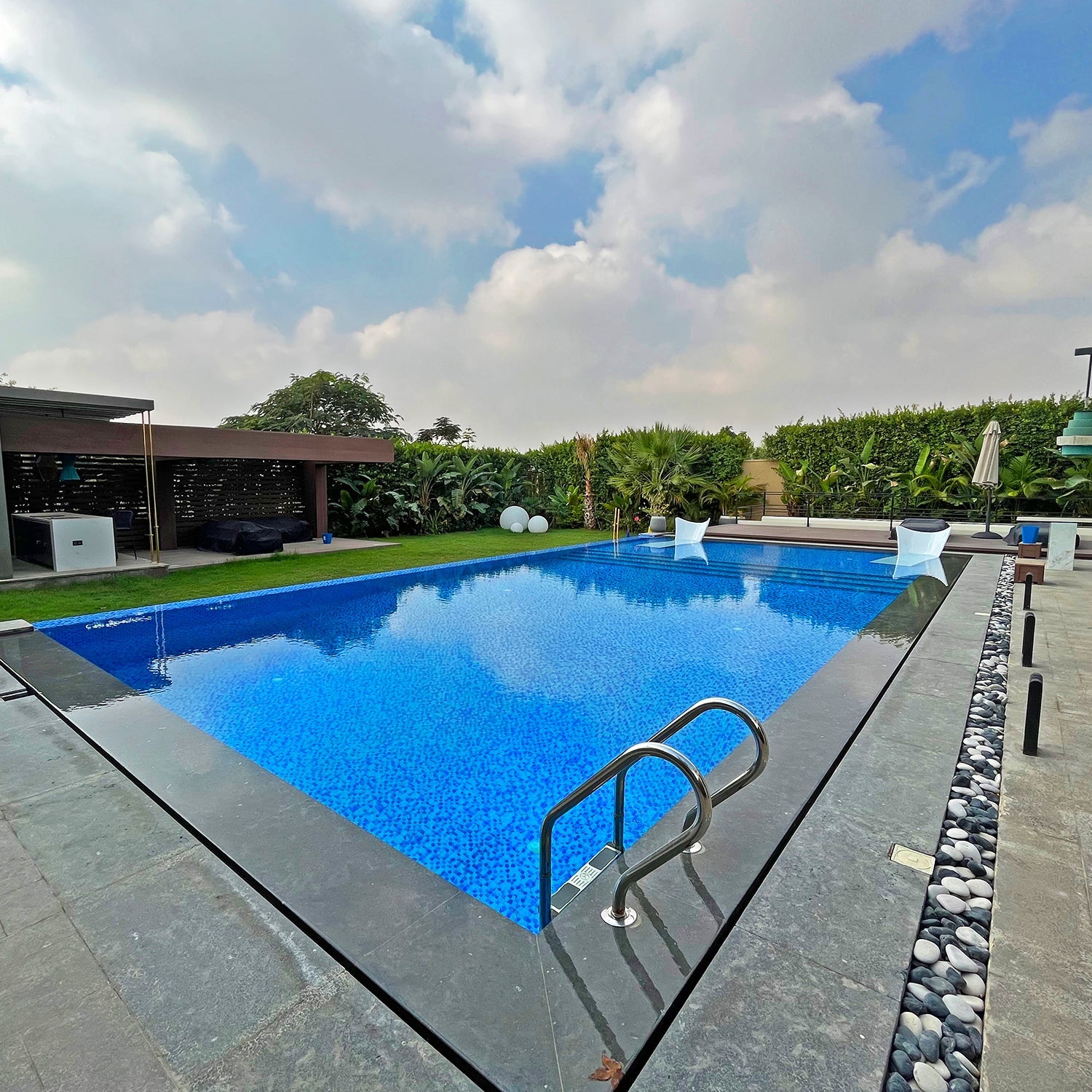 Family Swimming Pool Size: Choosing the Perfect Fit for Your Home